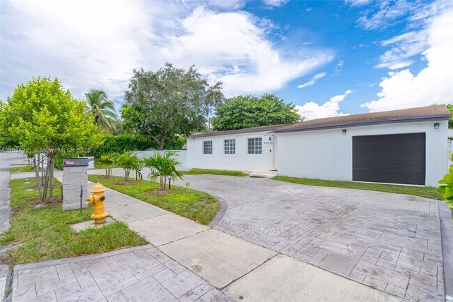 Foto del edificio - 13470 NW 16th Ave