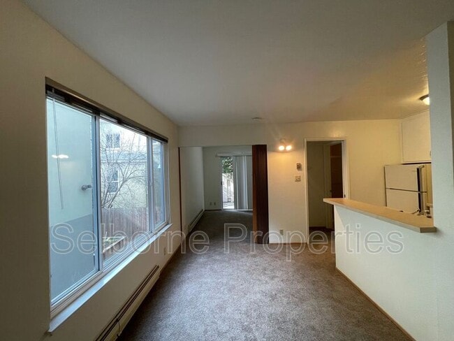 Building Photo - 443 Lee St