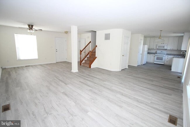 Building Photo - 43 Thomas Harmon Dr