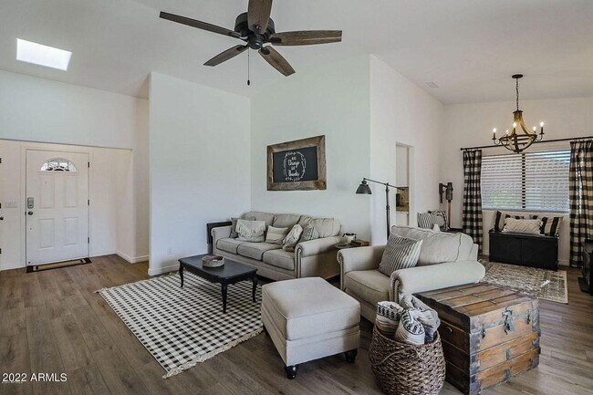 Building Photo - 14066 N Cameo Dr
