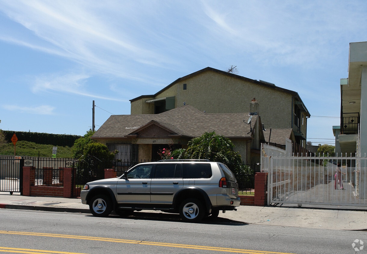 Building Photo - 831-833 N Normandie Ave