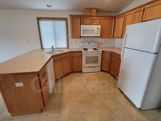 Building Photo - 6920 S W Terrace Dr