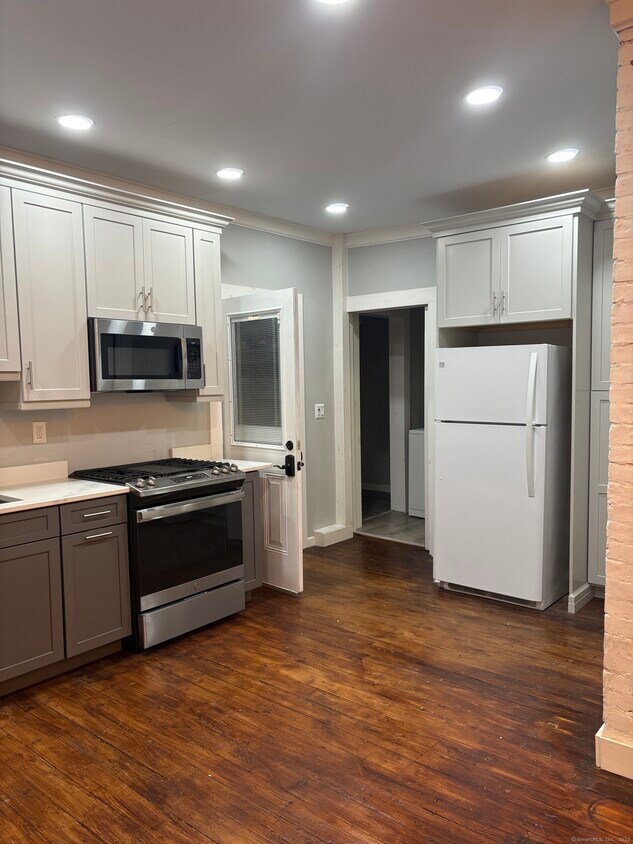 Foto principal - 130 Prospect St