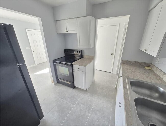 Foto del edificio - 2418 Wishing Well Cir