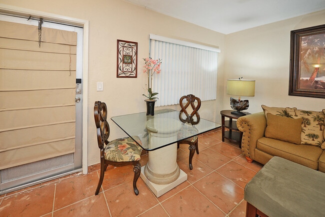 Building Photo - 2060 NE 1st St