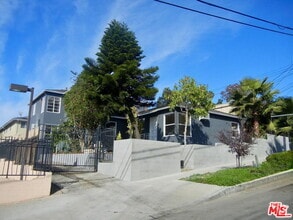 Building Photo - 1313 Douglas St