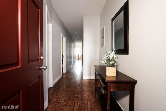 Building Photo - 40 Wayland St