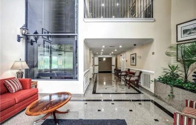 Building Photo - 1118 Pine Heights Dr NE