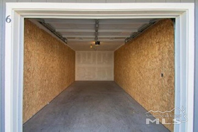 Building Photo - 861 Ryland St