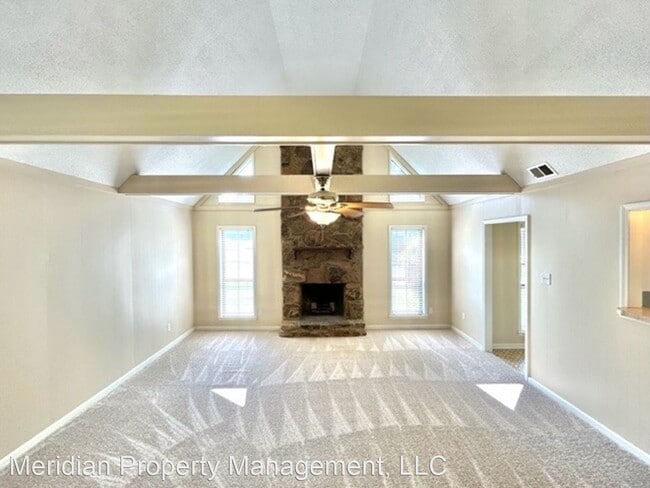 Building Photo - 4 br, 2 bath Apartment - 3010 Barrycrest Dr