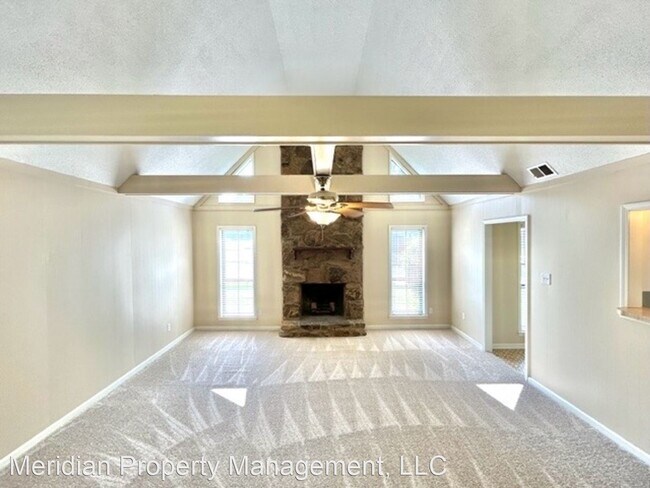 Foto del edificio - 4 br, 2 bath Apartment - 3010 Barrycrest Dr