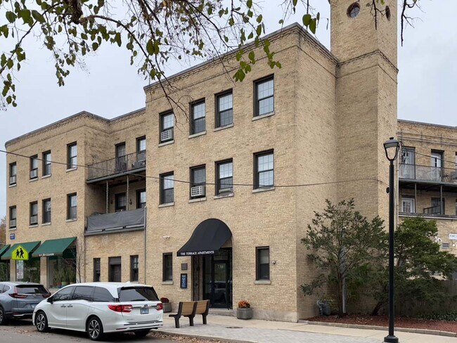 Building Photo - 735 Judson Ave