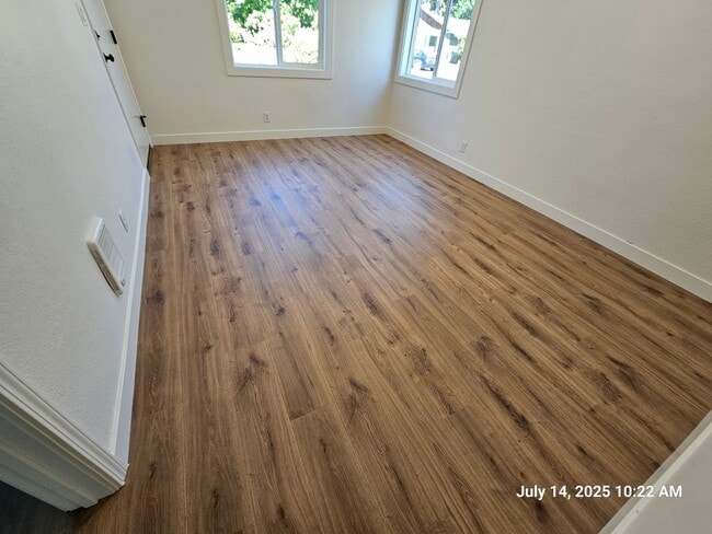 Foto del edificio - 408-410 SW Elmwood Ave