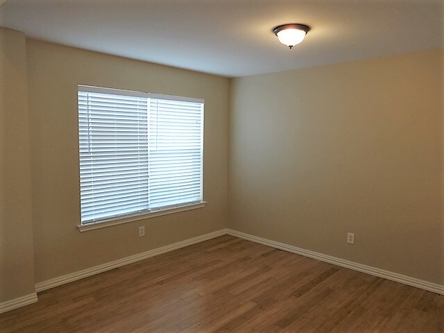 Foto del edificio - 317 Phillips St