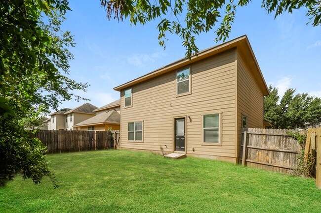 Foto del edificio - 8822 Scarlett Pl