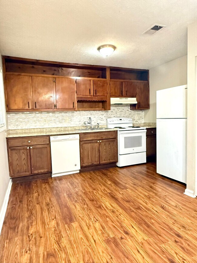 Foto del edificio - 3638 Sweetbriar Cir