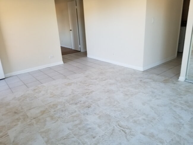 Foto del edificio - 1751 Queensbury Cir