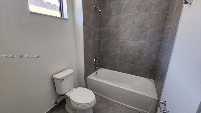 Foto del edificio - 8119 NW 42nd St