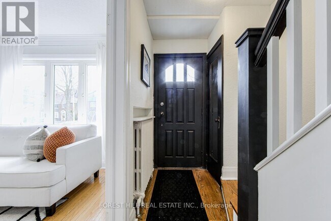 Photo du bâtiment - 32 Randolph Rd