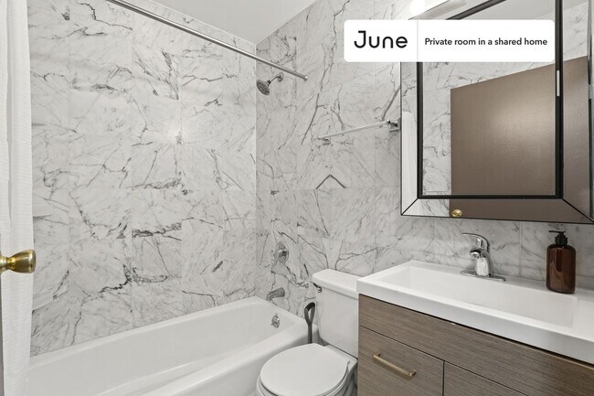 Foto del edificio - Room in Shared 3 bed/1 bath home