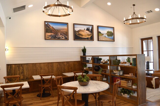 Foto del edificio - Cypress Creek Stoney Ridge