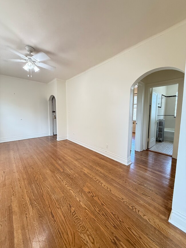 Foto del edificio - 2141 N Spaulding Ave