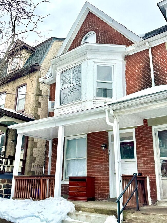 Building Photo - 540 Montclair Ave