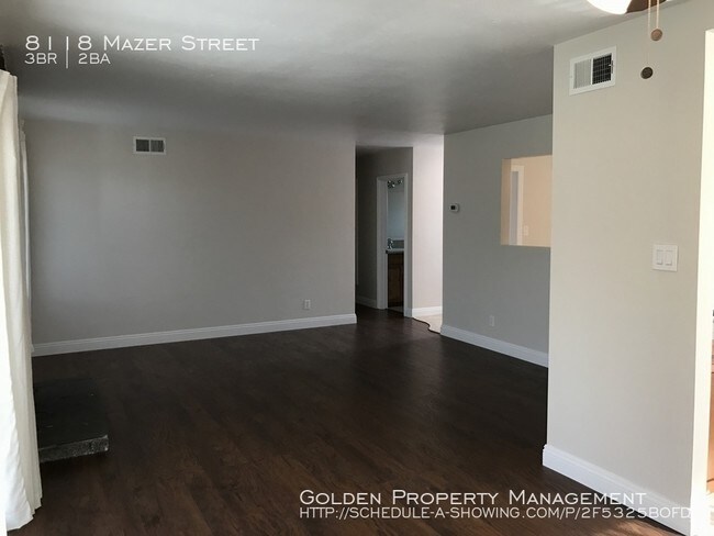 Foto del edificio - 8118 Mazer St