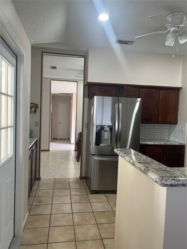 Foto principal - 10907 Spring Harvest Dr