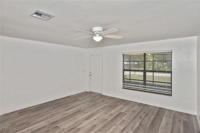 Foto del edificio - 1202 E 7th St