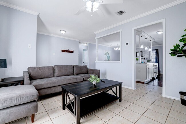 Foto del edificio - 10535 Breeds Hill Dr