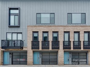 Building Photo - 225 Domain Way