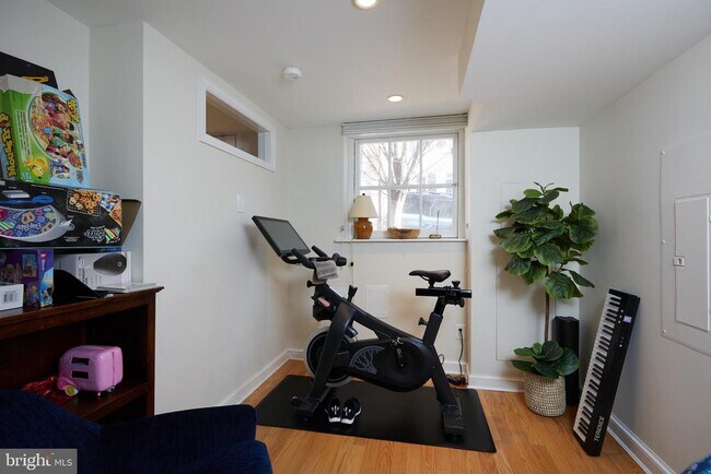 Foto del edificio - 1672 32nd St NW