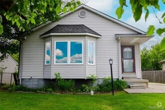 Building Photo - 421 Harvey Ave