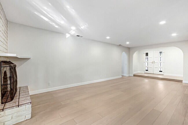 Foto del edificio - Spacious 3 Bedroom Upland Home, Available Now!