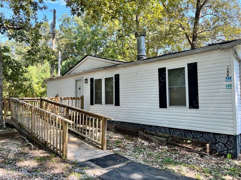 169 Genes Ln, Ringgold, GA 30736 House Rental in Ringgold, GA