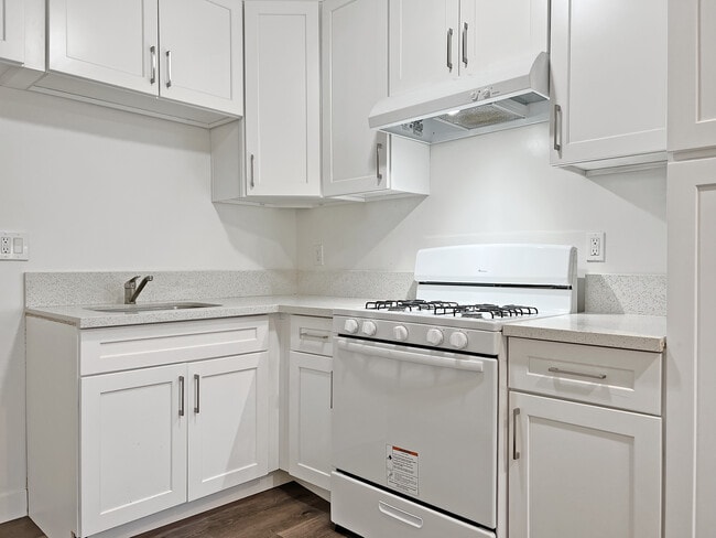 Cocina - 7228 Haskell Ave