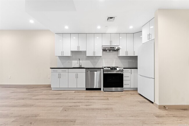 Foto del edificio - 849 Madison St