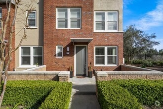 Building Photo - 3 Compass Ct
