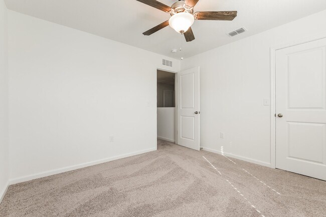 Foto del edificio - 2061 Hemingway Cir