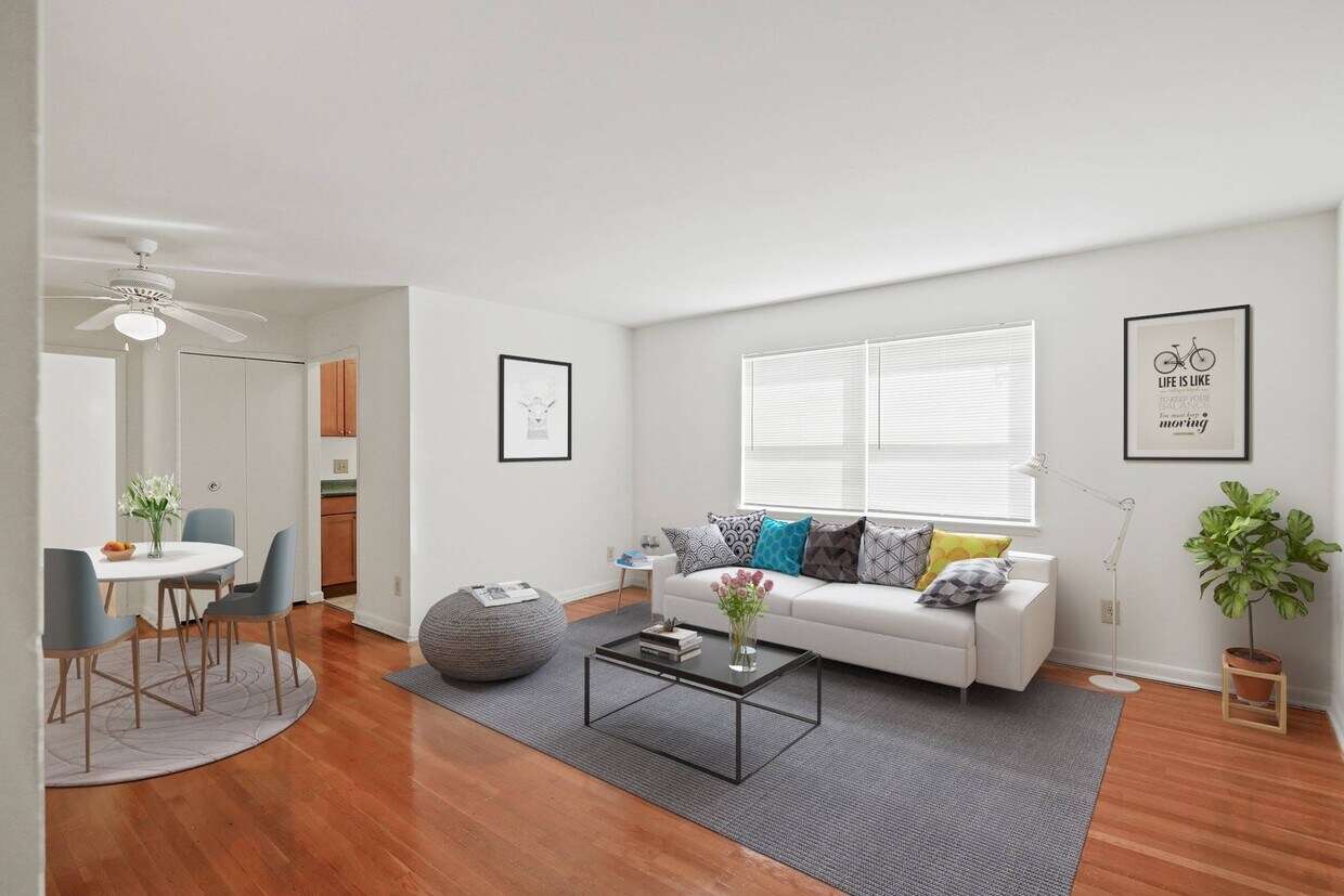 Boston Crossing Apartments in Baltimore, MD