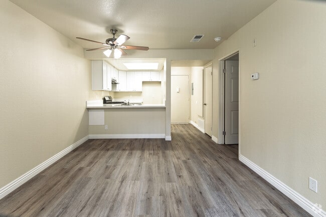 1HAB. 1BA - 600SF - Sala de estar - Belcourt Seniors Apartments 55+