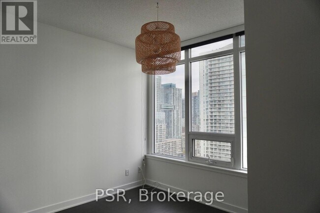Photo du bâtiment - 19 Bathurst St