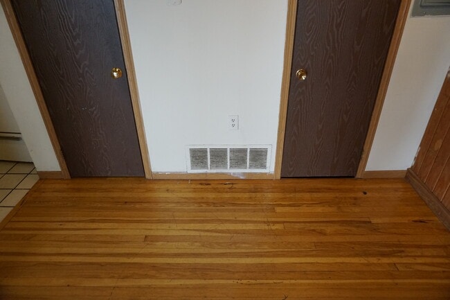 Building Photo - 64 W Northwood Ave