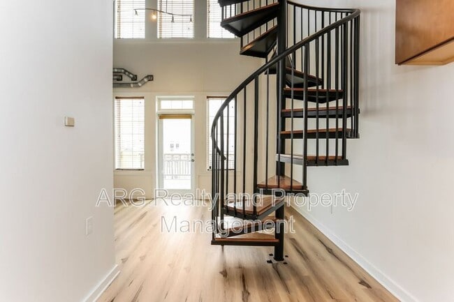 Foto del edificio - 265 18th St NW