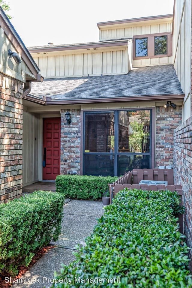 Foto del edificio - 4512 Village Oak Dr