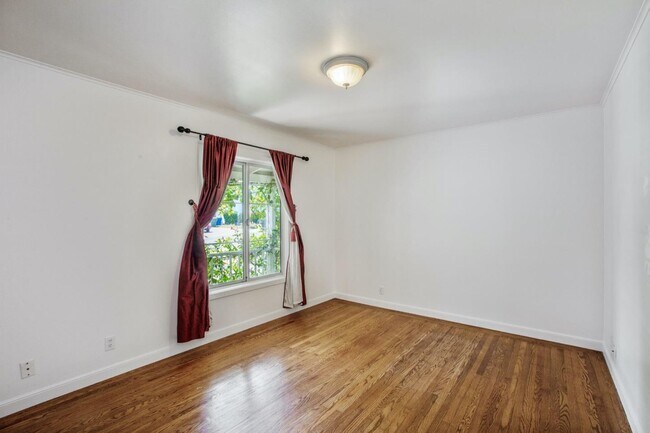 Foto del edificio - 210 Northwood Dr