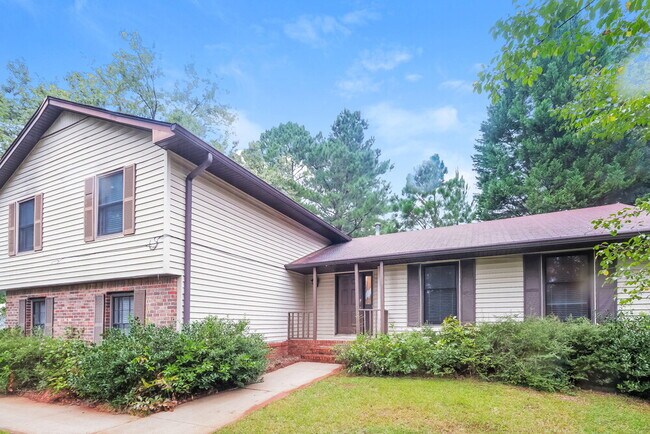 Foto del edificio - 564 Clubhouse Dr SE