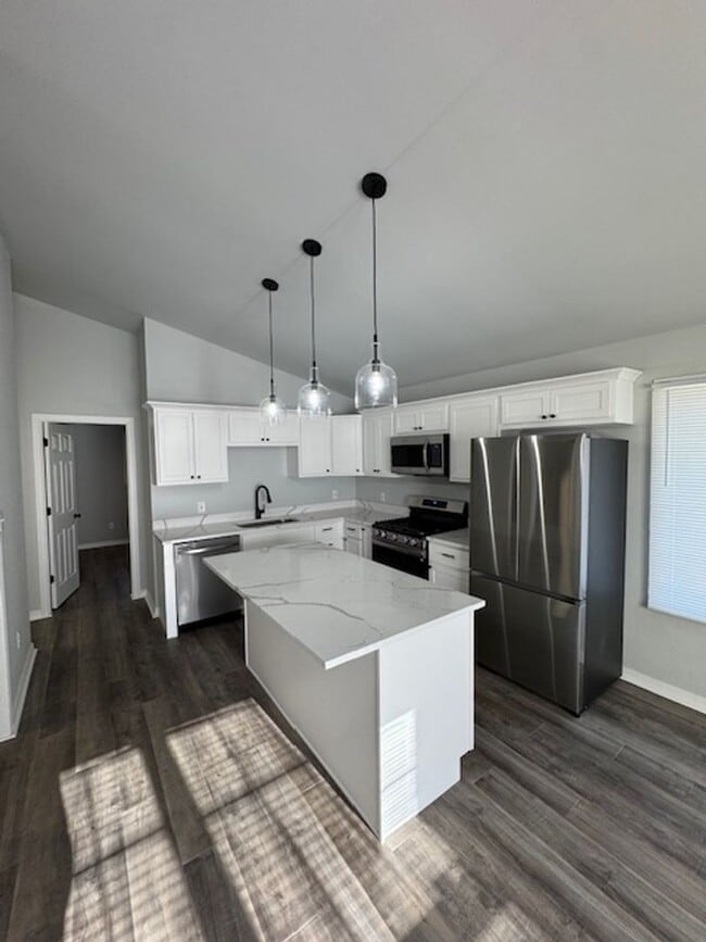 Building Photo - 2 Bedroom, 2 Bathroom Home- Cedar Lake, IN