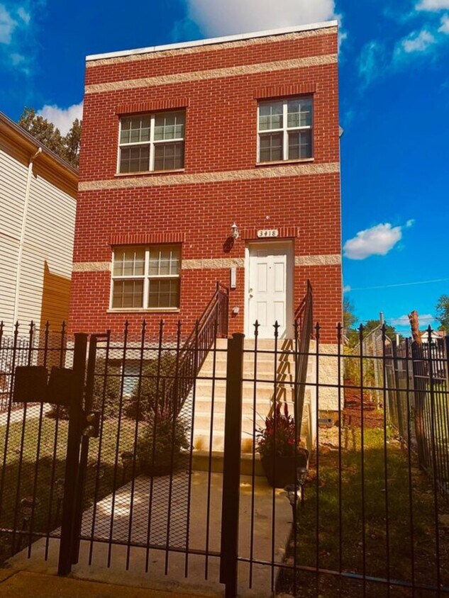 Front of building - 3418 W Fulton Blvd